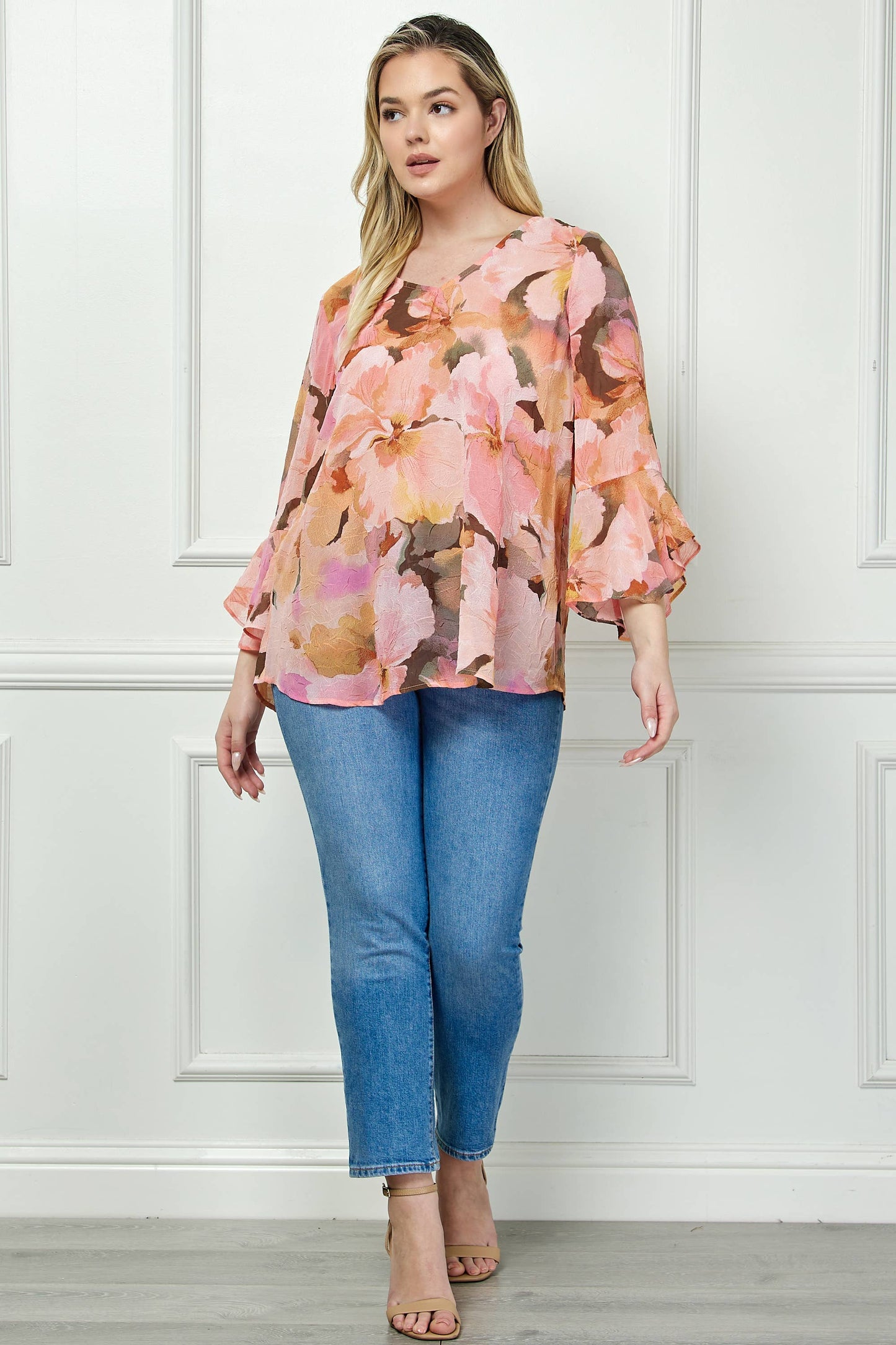PLUS SIZE RUFFLE SLEEVE V-NECK SWING TOP