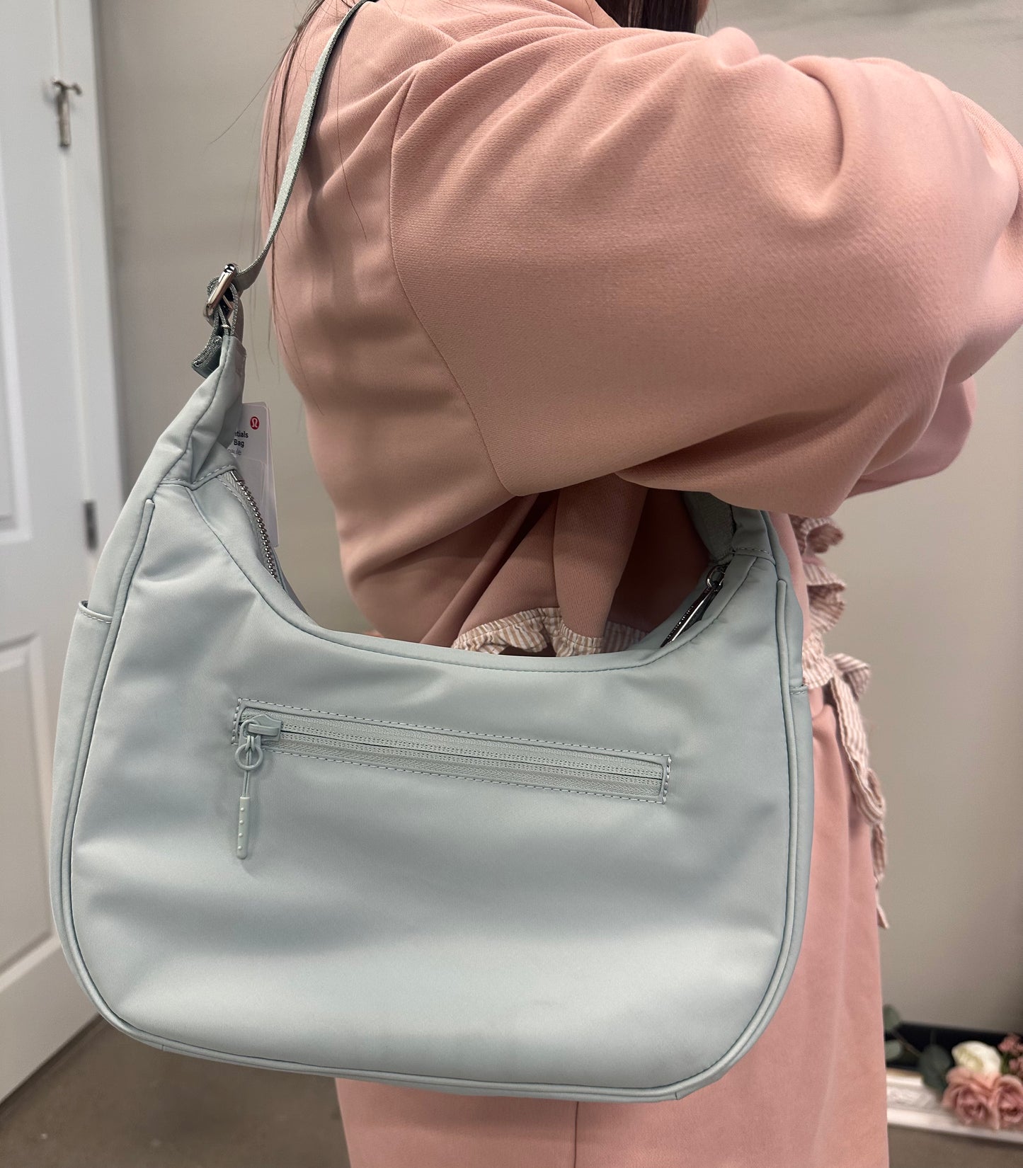 City Essential Shoulder Bag