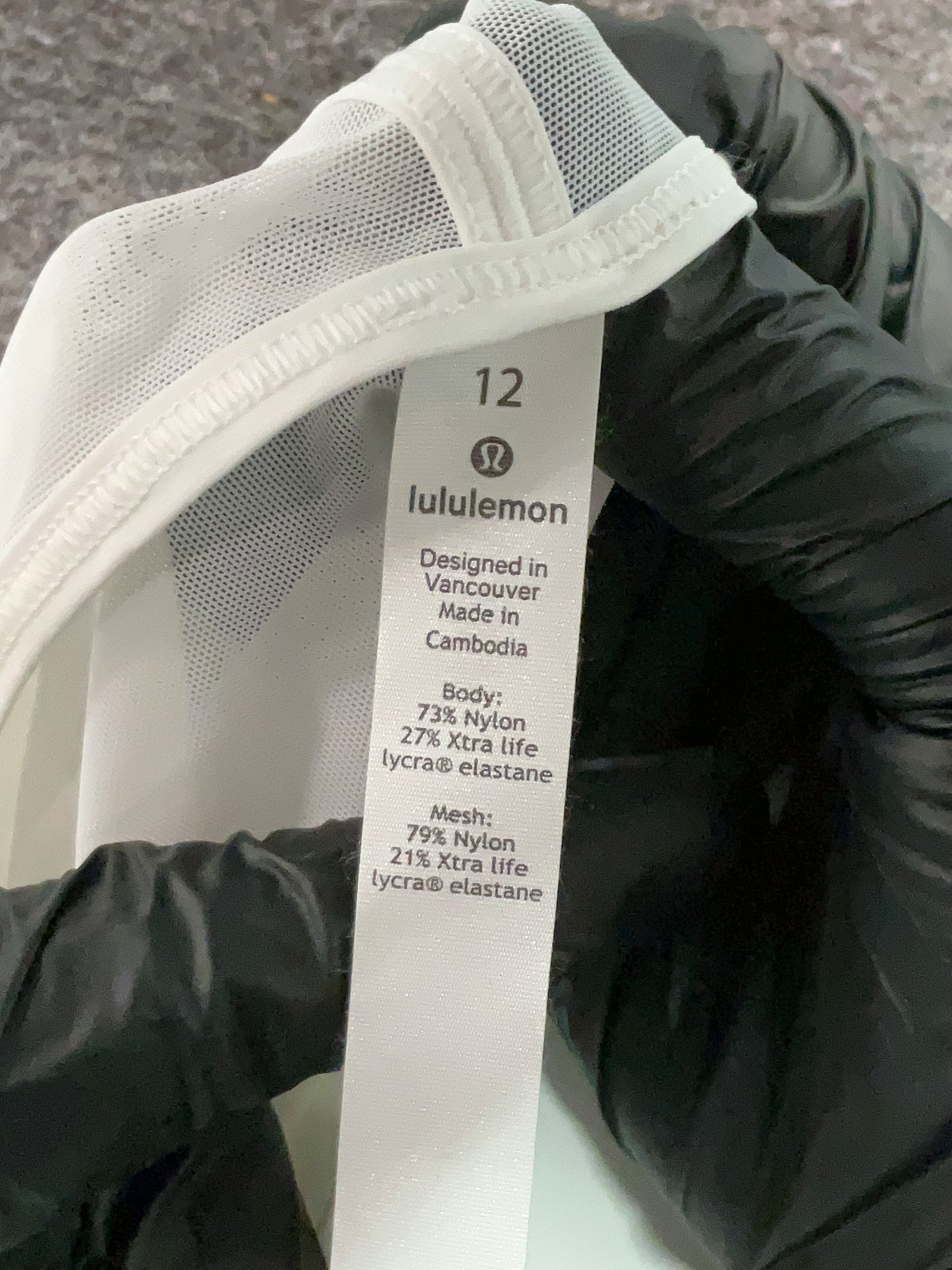 Lululemon Athletica Size 12 Sleeveless t-shirt NWOT