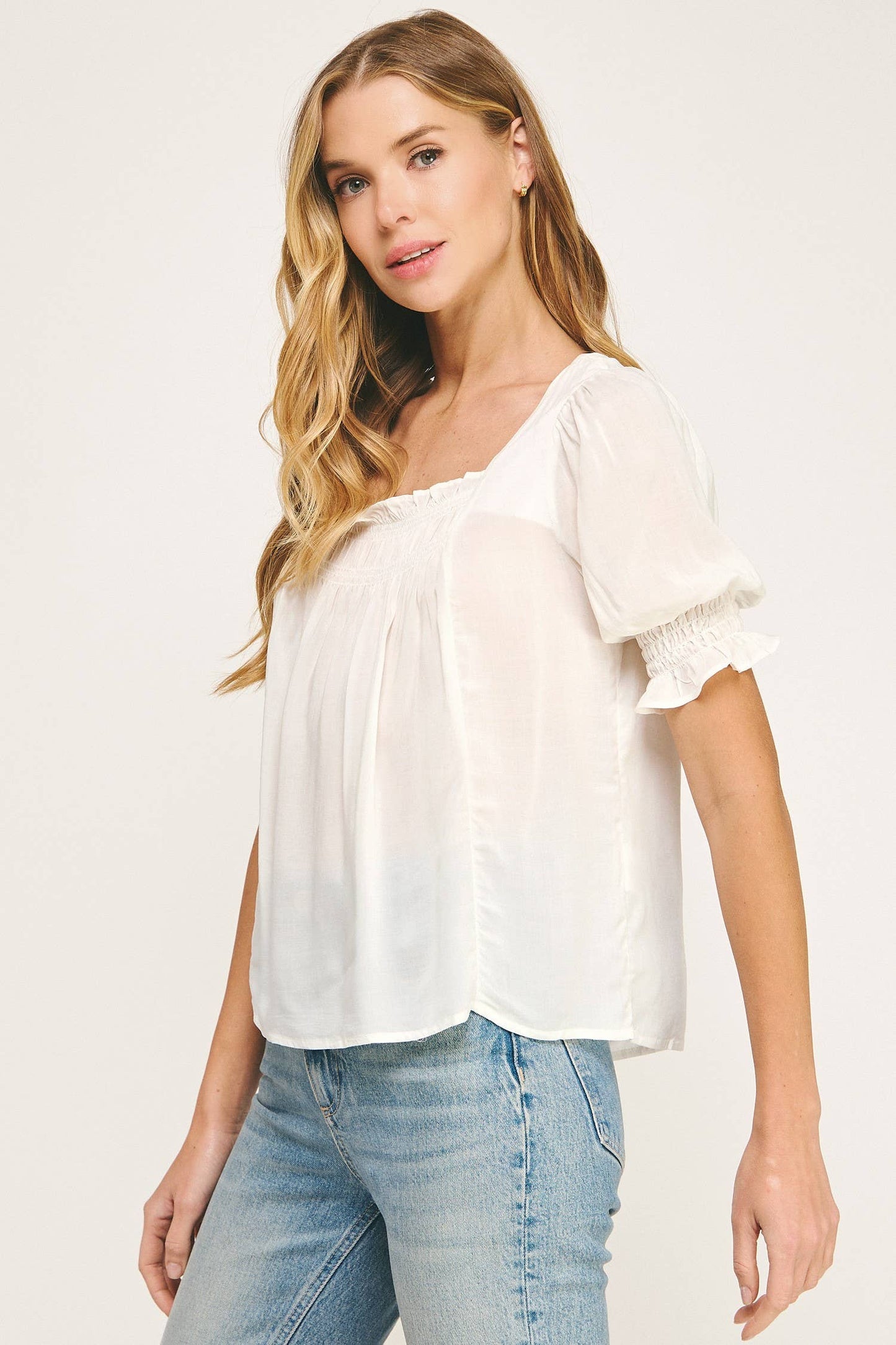 DAINTY DELIGHT PUFF SLEEVE SMOCKED TOP