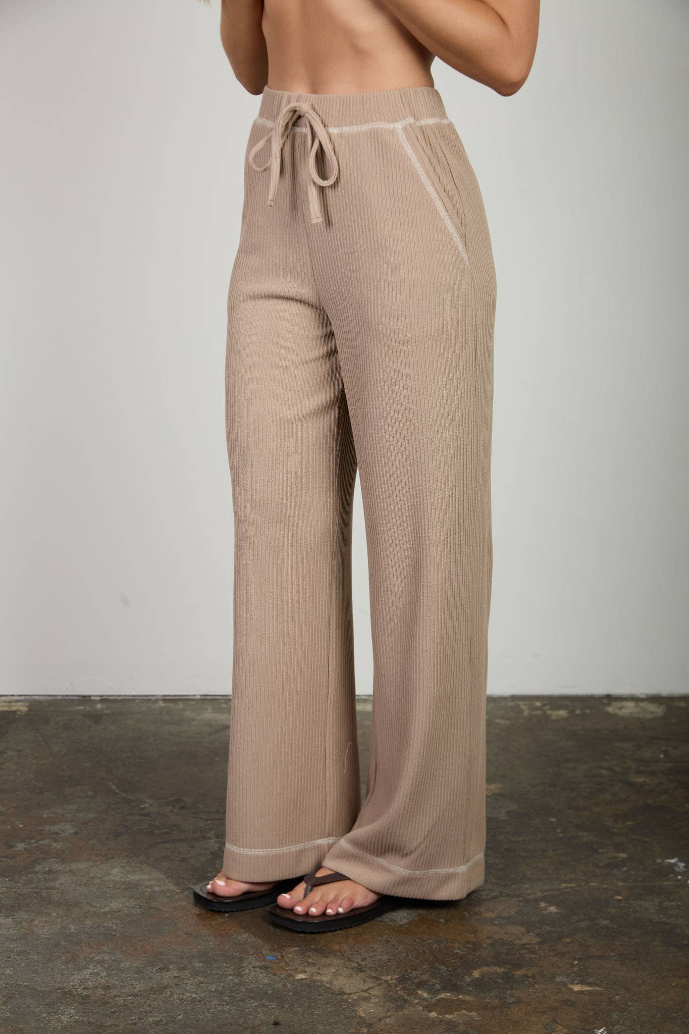 DRAWSTRING DETAIL RIBBED KNIT LOUNGE PANTS