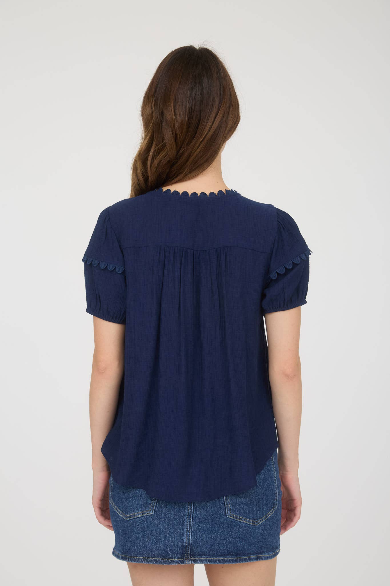 SCALLOP TRIM FRONT TIE DETAIL PUFF SLEEVE TOP