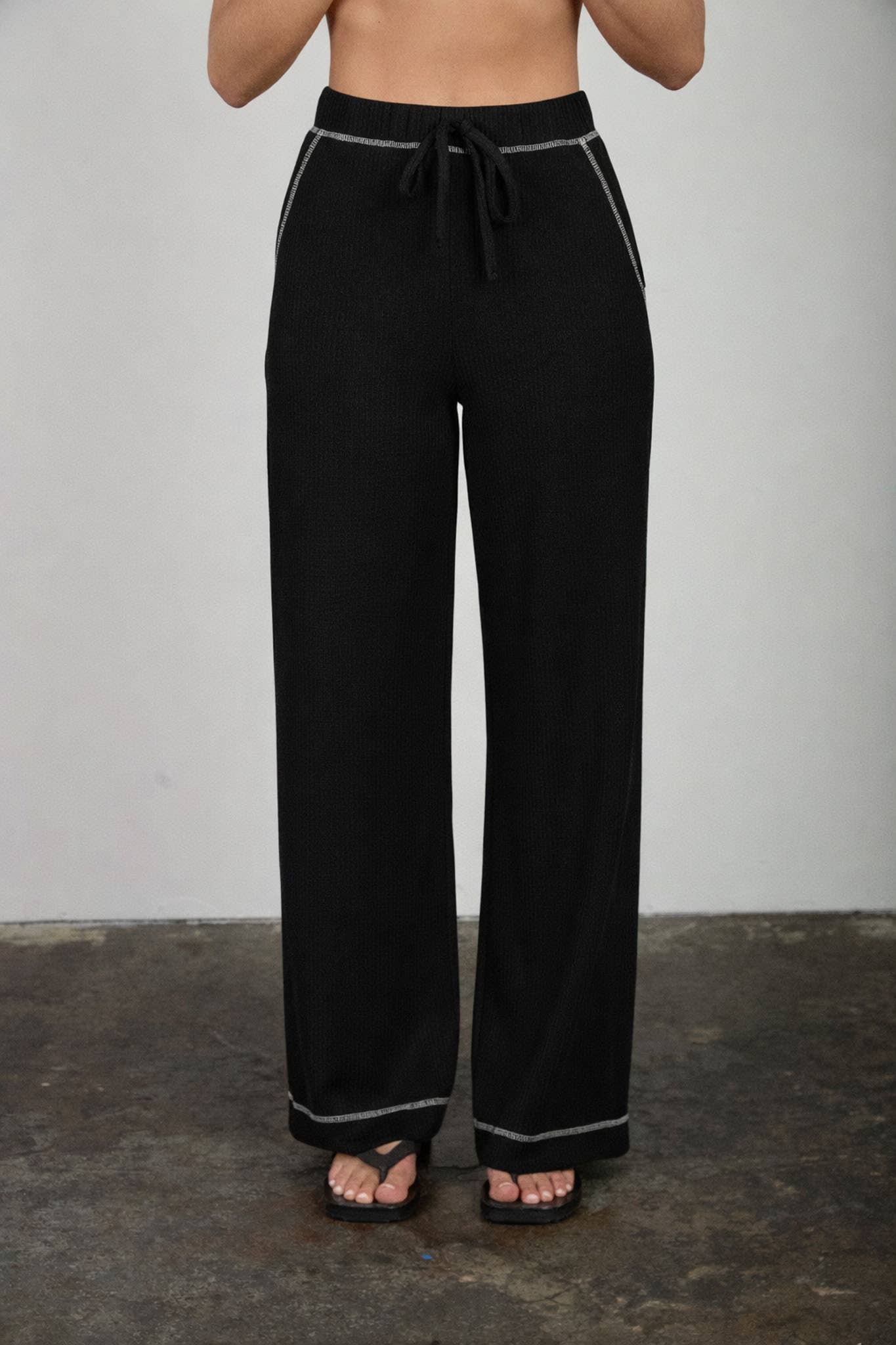 DRAWSTRING DETAIL RIBBED KNIT LOUNGE PANTS