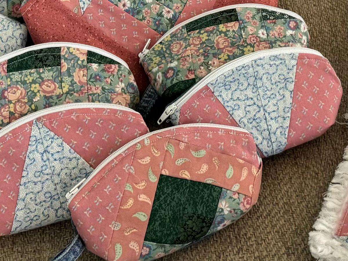 Prairie Pink Quilted Pouch S