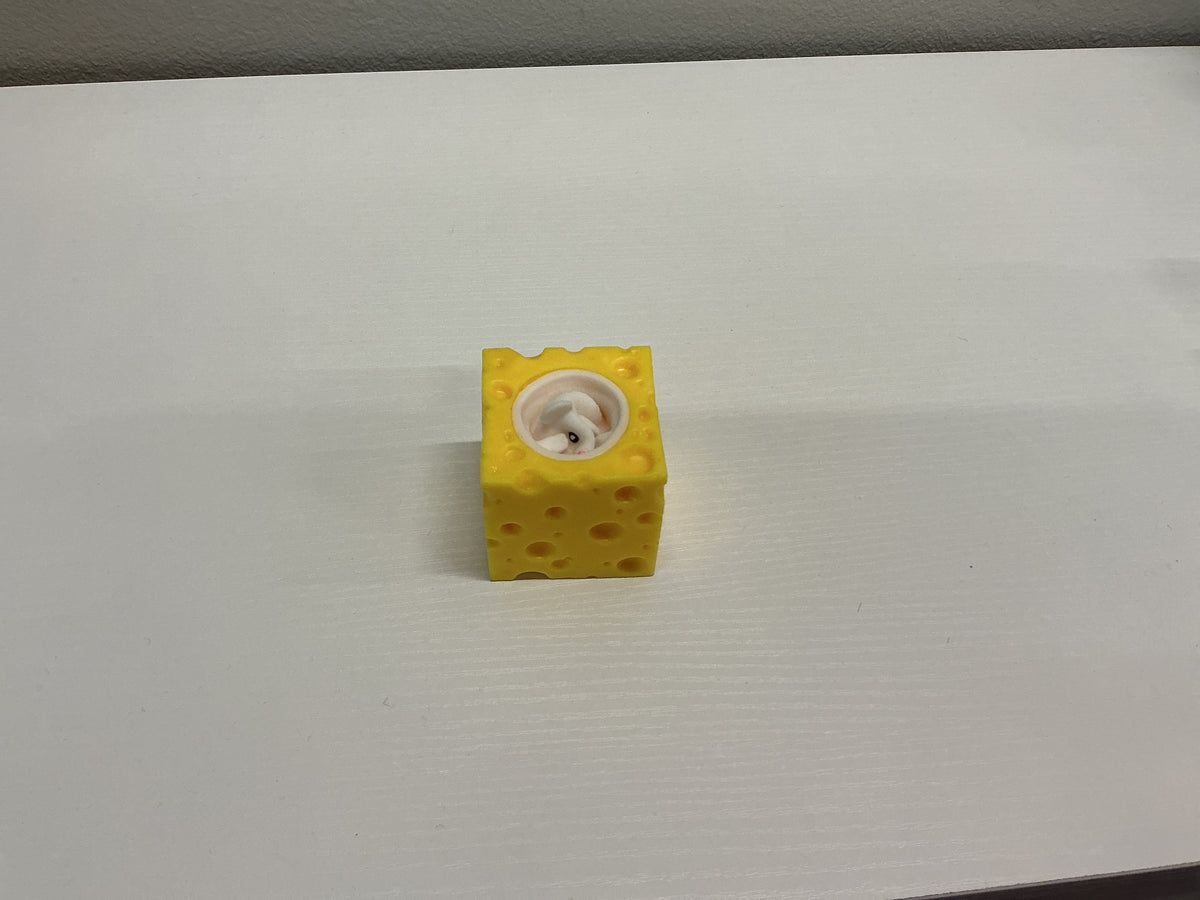 Pop up mouse and cheese
