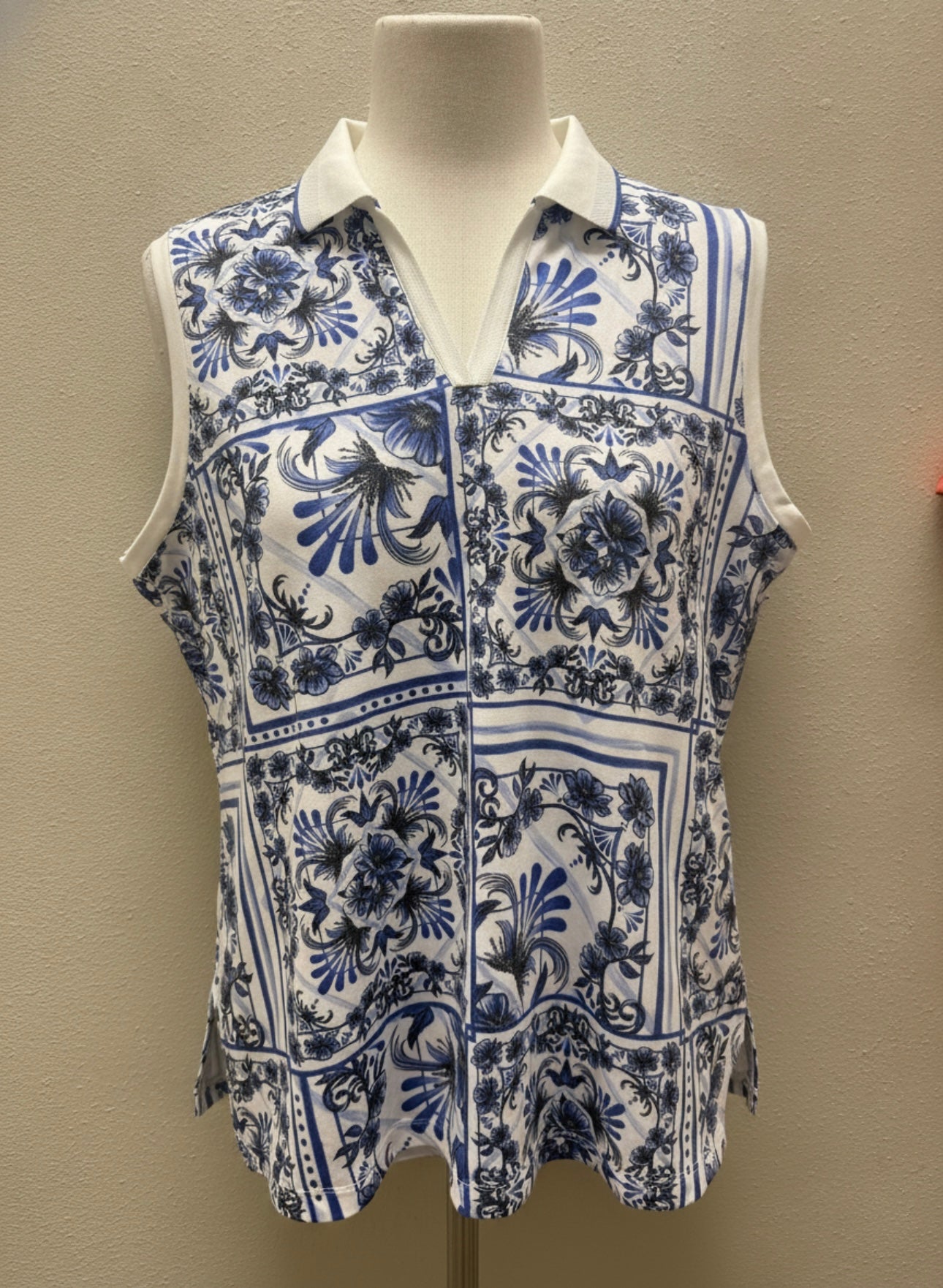Lady Hagen sleeveless Johnny