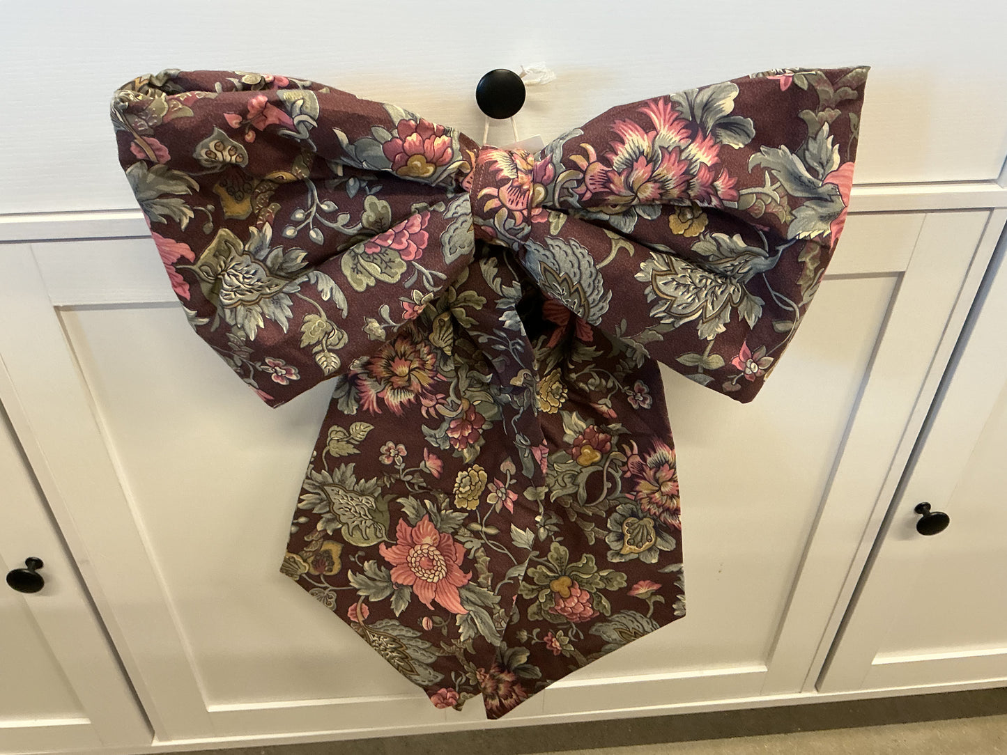 HOLIDAY ASSORTMENT DOOR BOW