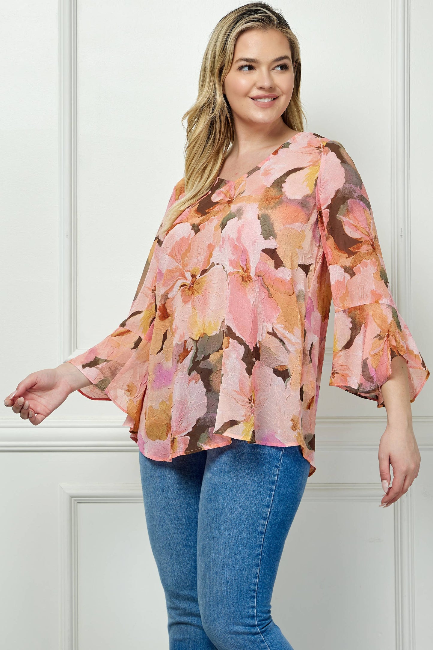 PLUS SIZE RUFFLE SLEEVE V-NECK SWING TOP