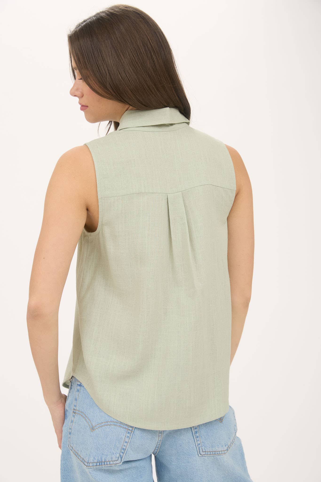 COLLARED BUTTON DOWN SLEEVELESS SHIRT