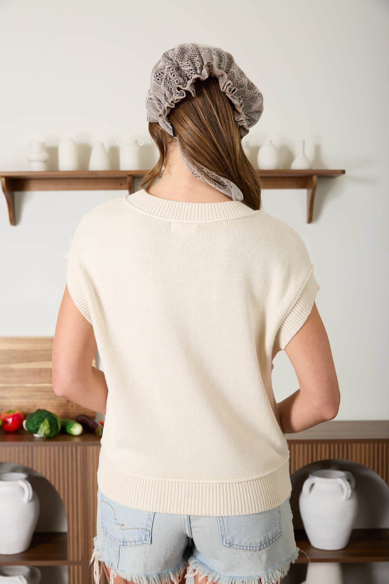 EXPOSED SEAM SHORT SLEEVE BUTTON DOWN CARDIGAN