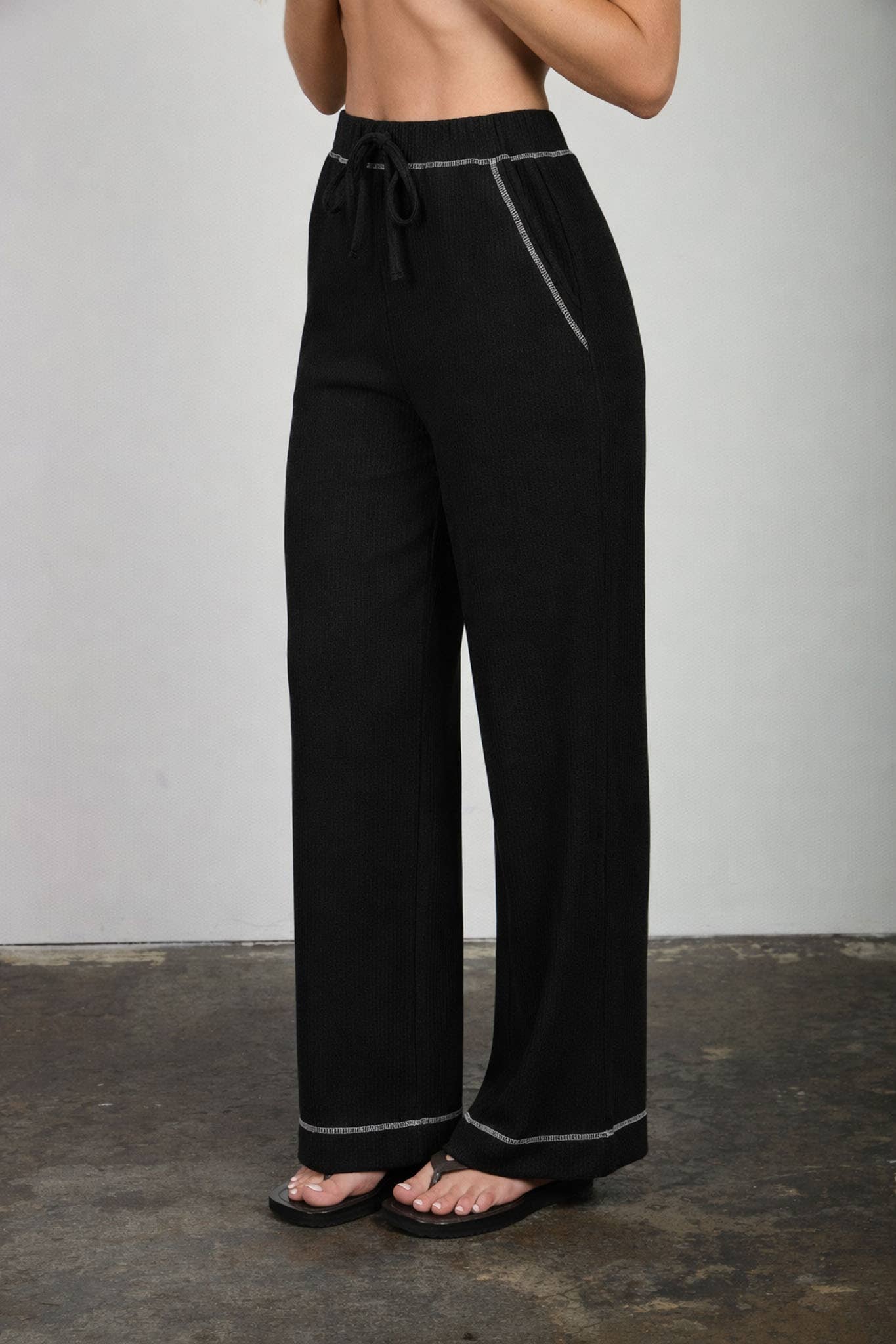 DRAWSTRING DETAIL RIBBED KNIT LOUNGE PANTS